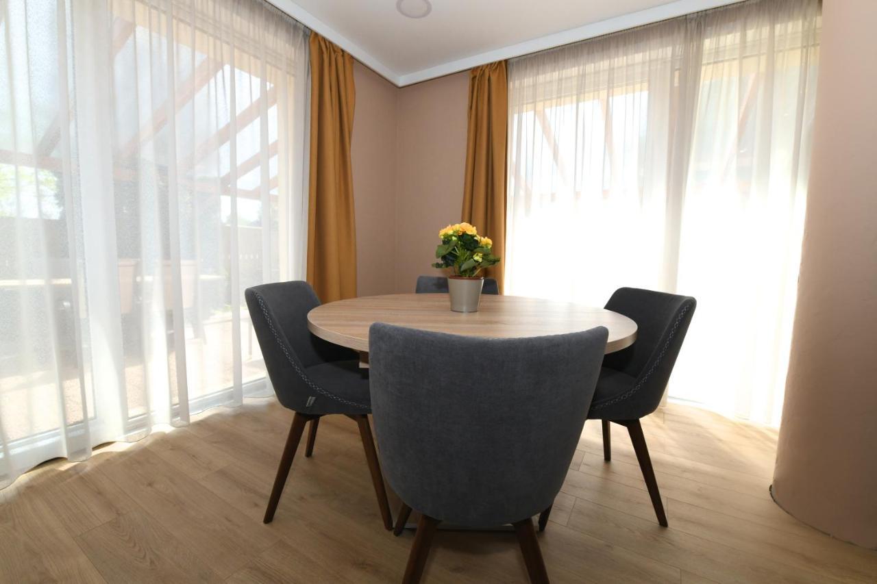 Jade Hotel-Ezuesthid Hotel Veszprém Zewnętrze zdjęcie