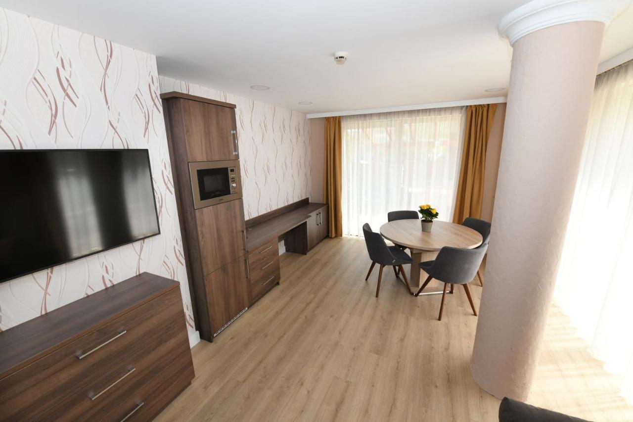 Jade Hotel-Ezuesthid Hotel Veszprém Zewnętrze zdjęcie