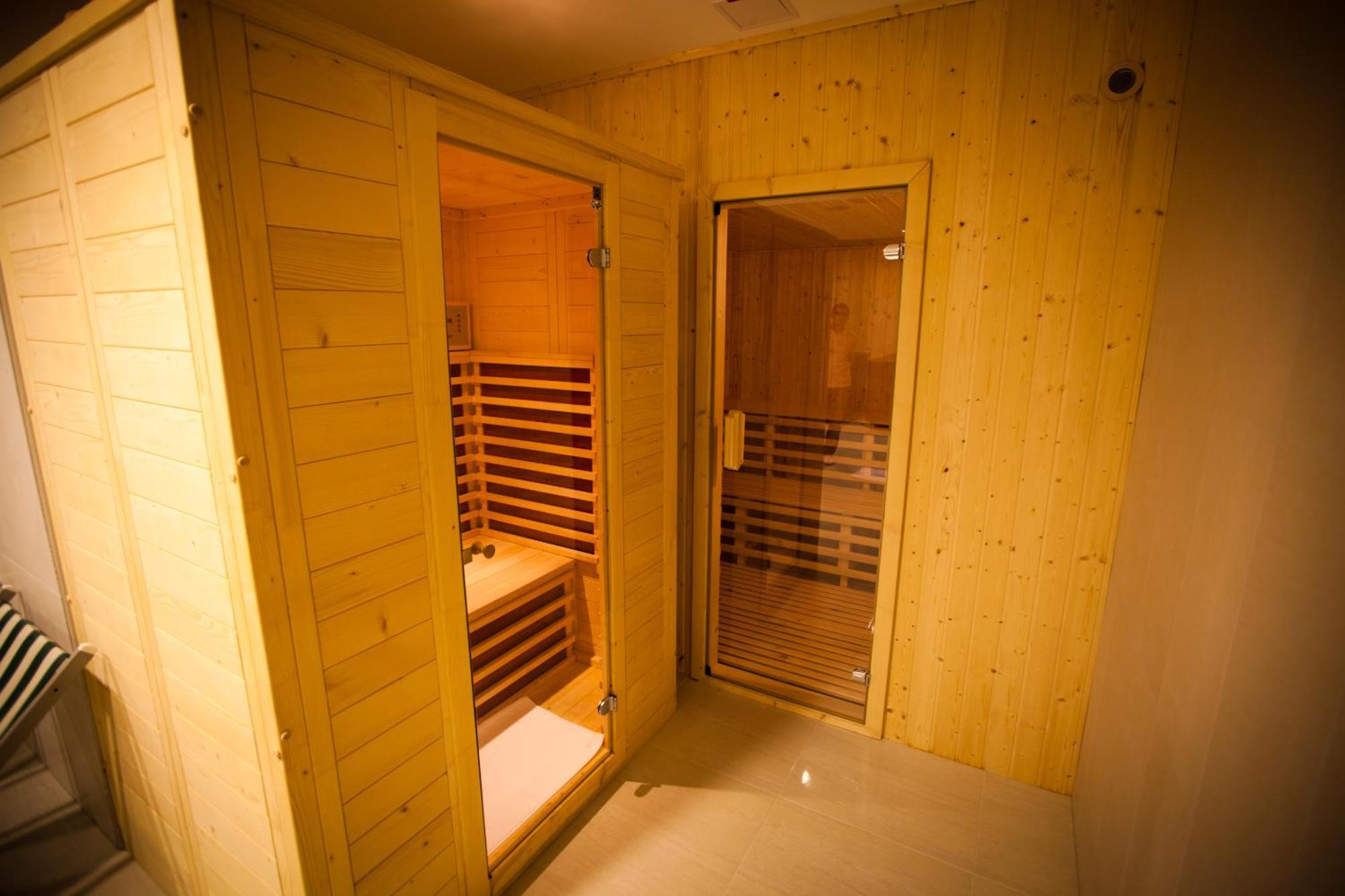 Jade Hotel-Ezuesthid Hotel Veszprém Zewnętrze zdjęcie