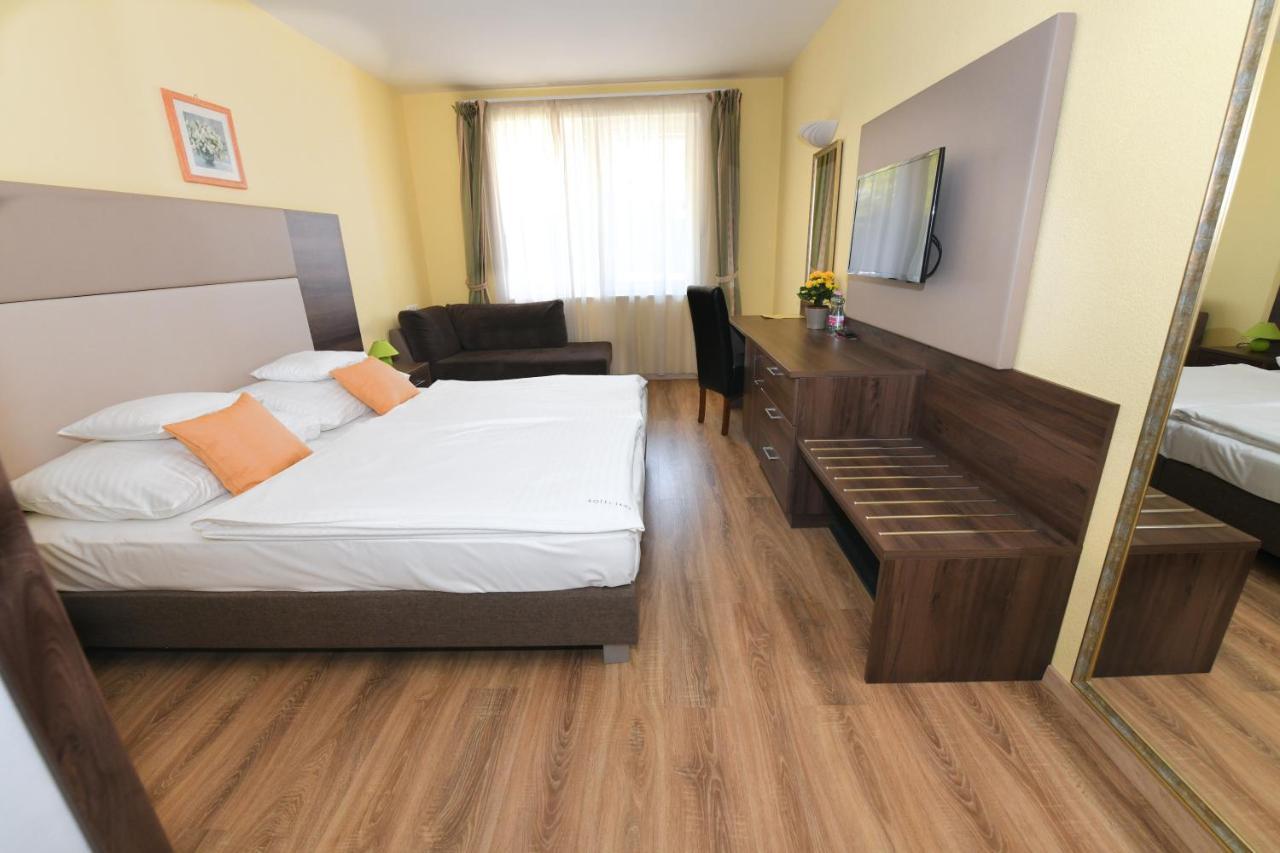 Jade Hotel-Ezuesthid Hotel Veszprém Zewnętrze zdjęcie